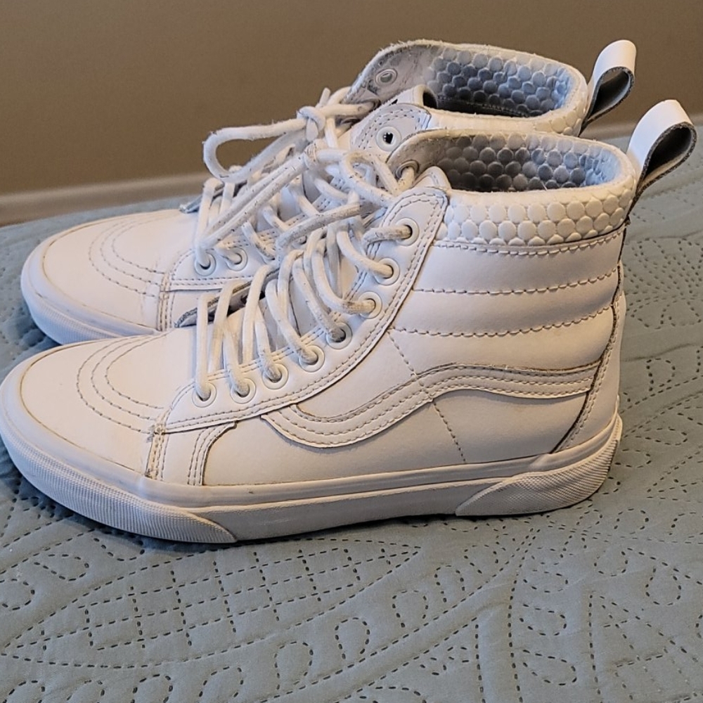 Vans off the wall white leather size 5.5
